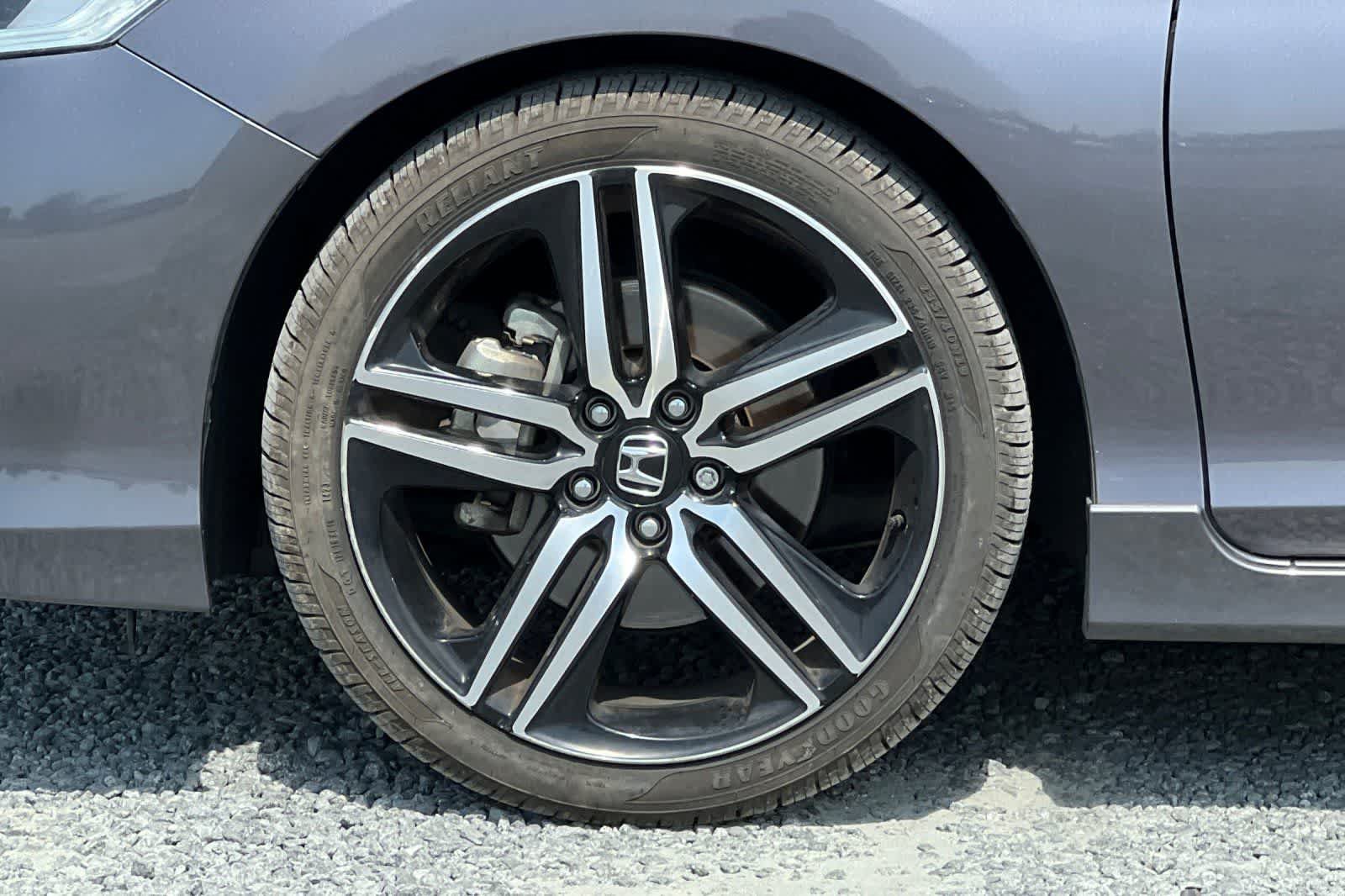 Used 2017 Honda Accord Sport image 12