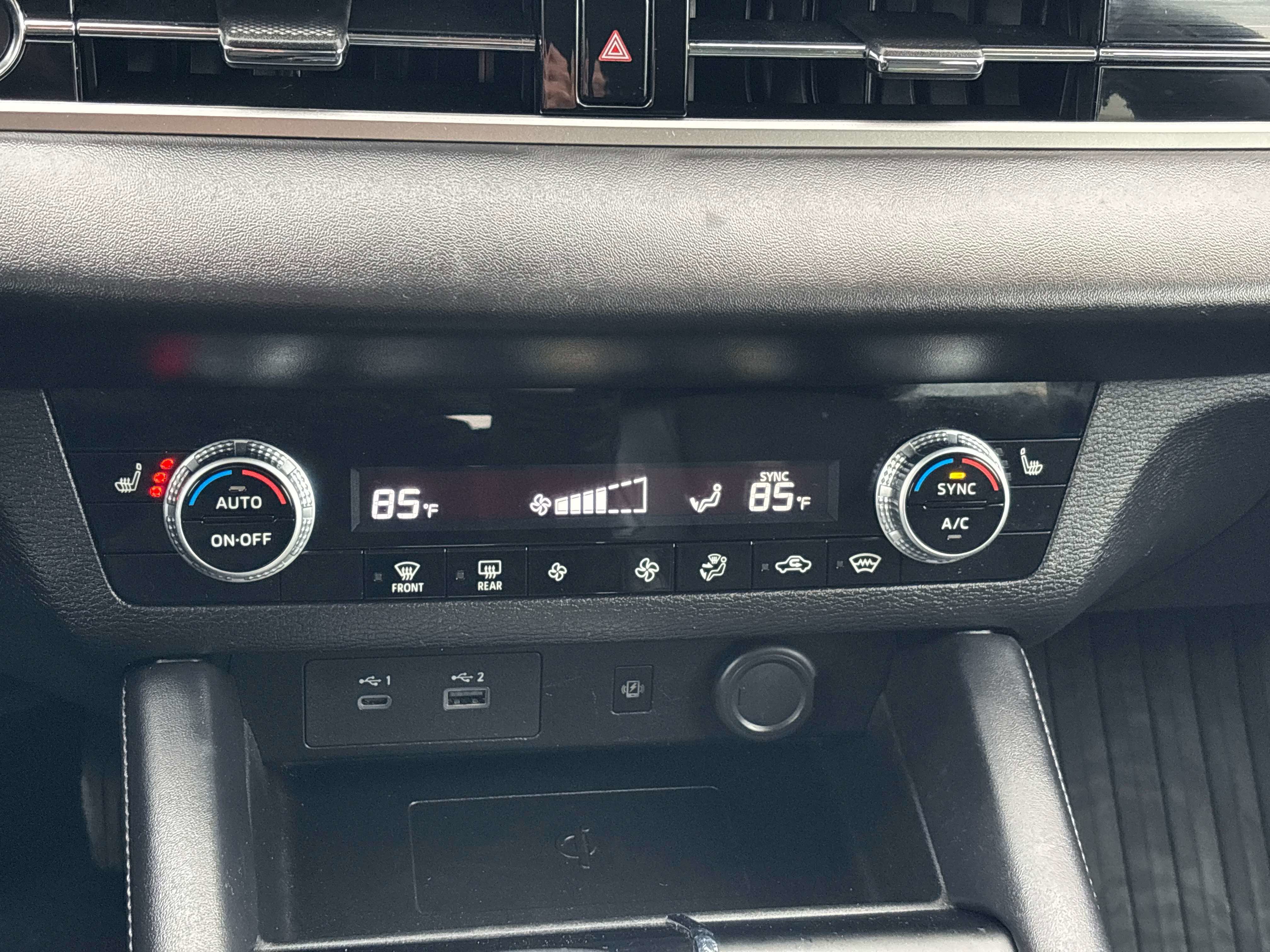 Used 2024 Mitsubishi Outlander SE image 25