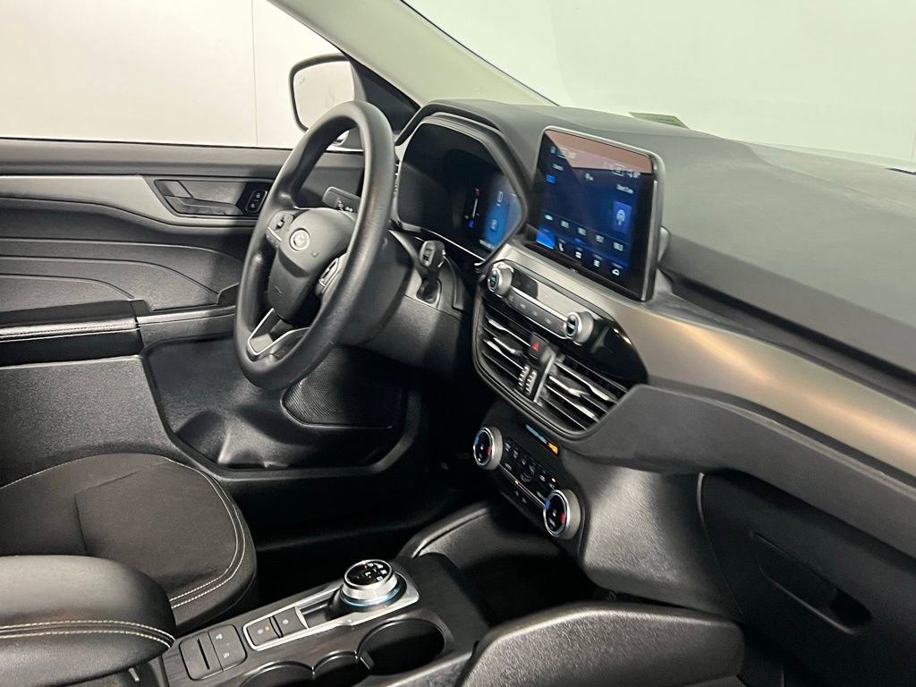 Used 2025 Ford Escape Active image 29