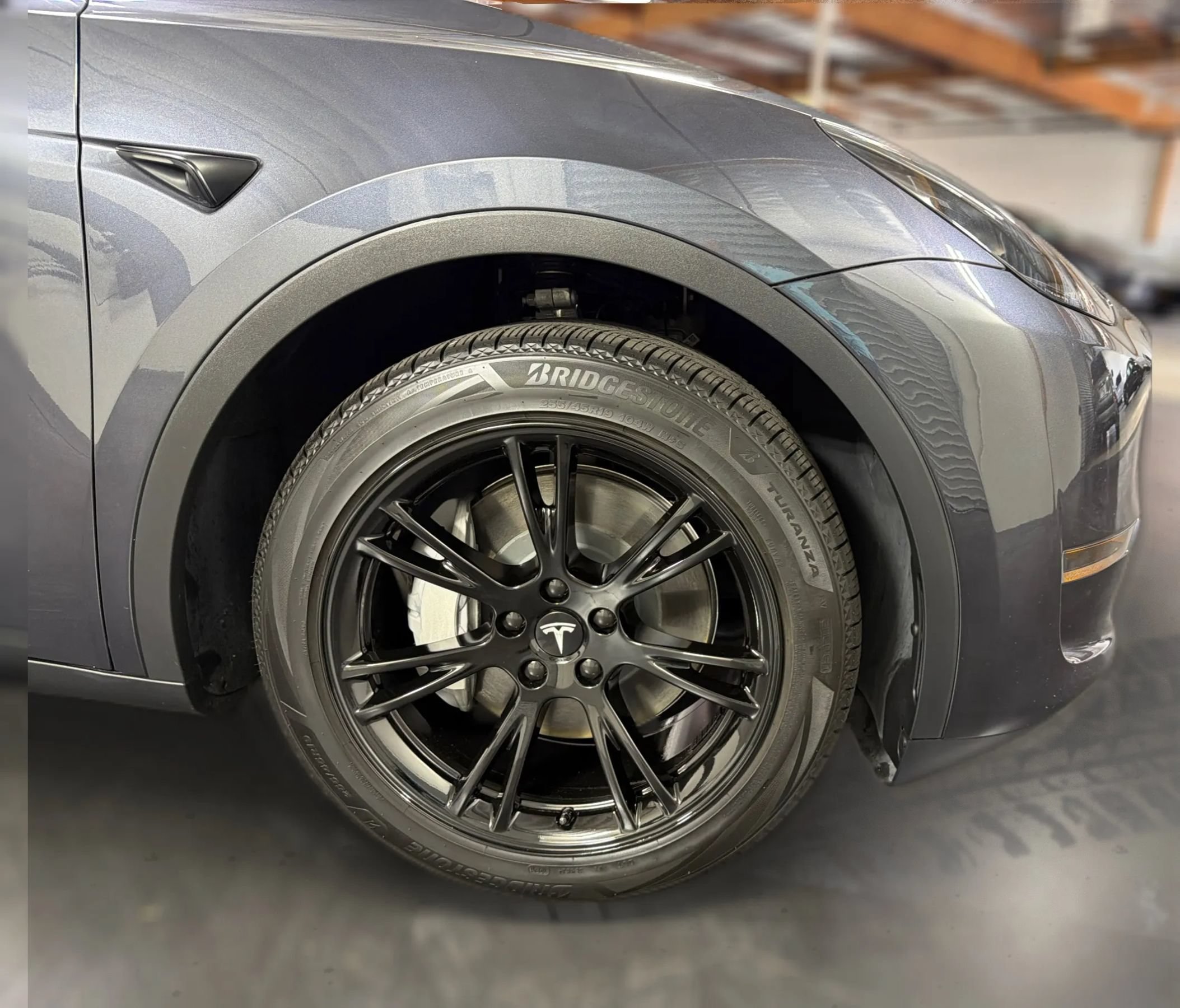 Used 2024 Tesla Model Y Long Range AWD/4WD image 17