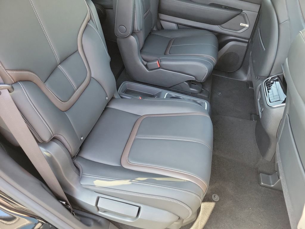 New 2026 Nissan Armada SL w/ Captain's Chari Seat Package image 17
