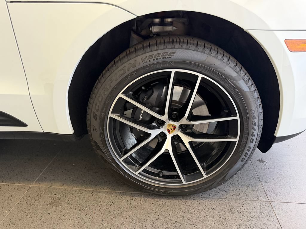 Used 2026 Porsche Macan AWD/4WD image 13