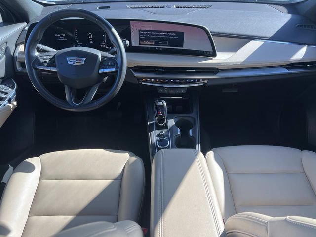 Certified 2024 Cadillac XT4 Luxury w/ Cold Weather Package AWD/4WD image 12