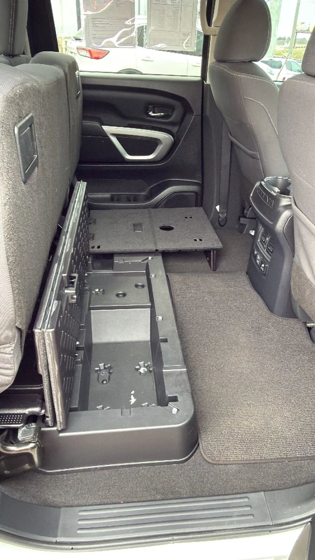 Used 2024 Nissan Titan SV w/ SV Convenience Package image 8