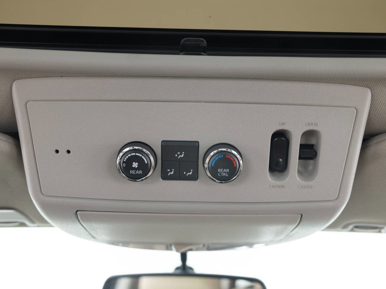 Used 2015 Nissan Armada Platinum image 43