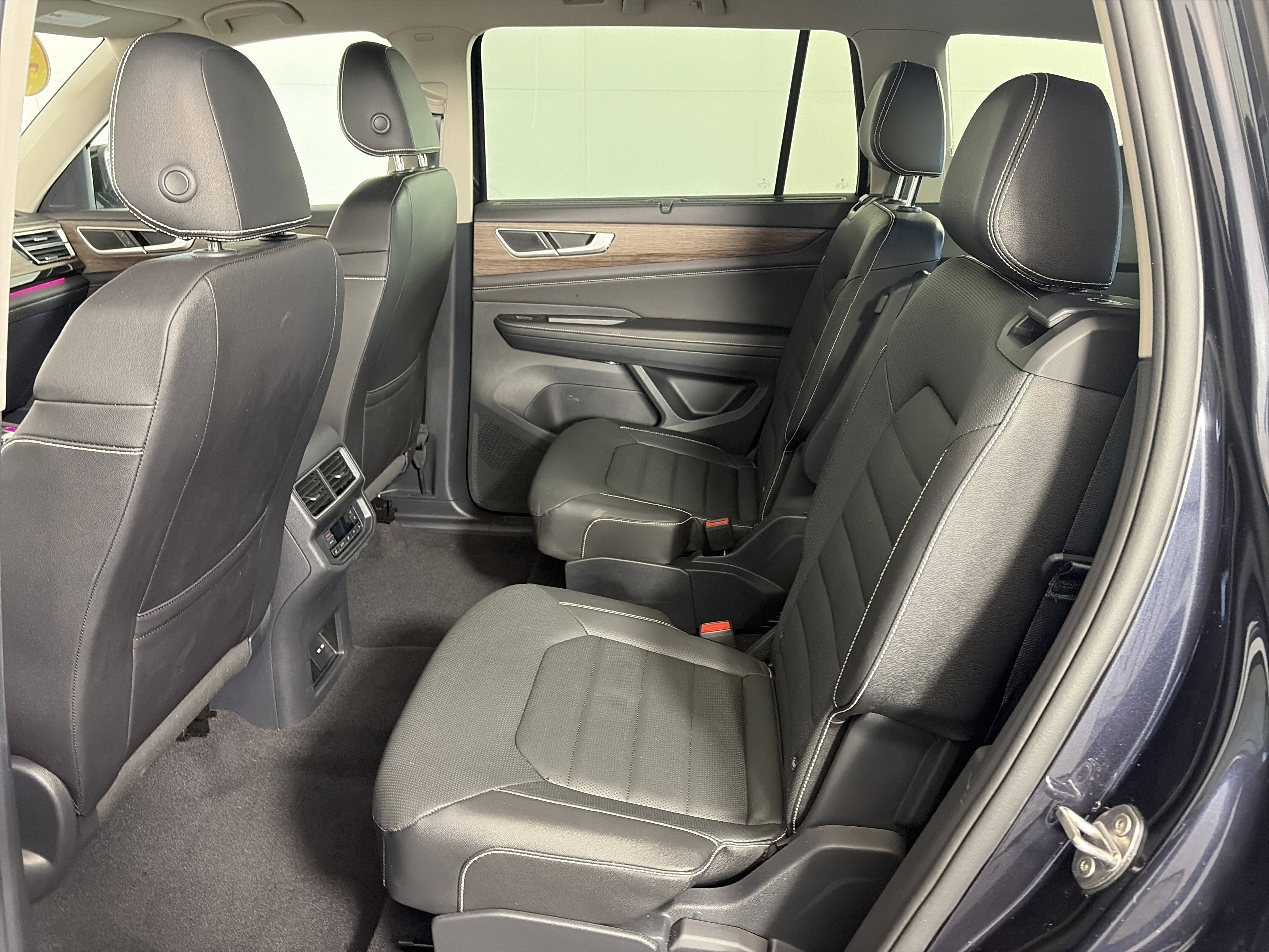 Used 2025 Volkswagen Atlas SEL image 7