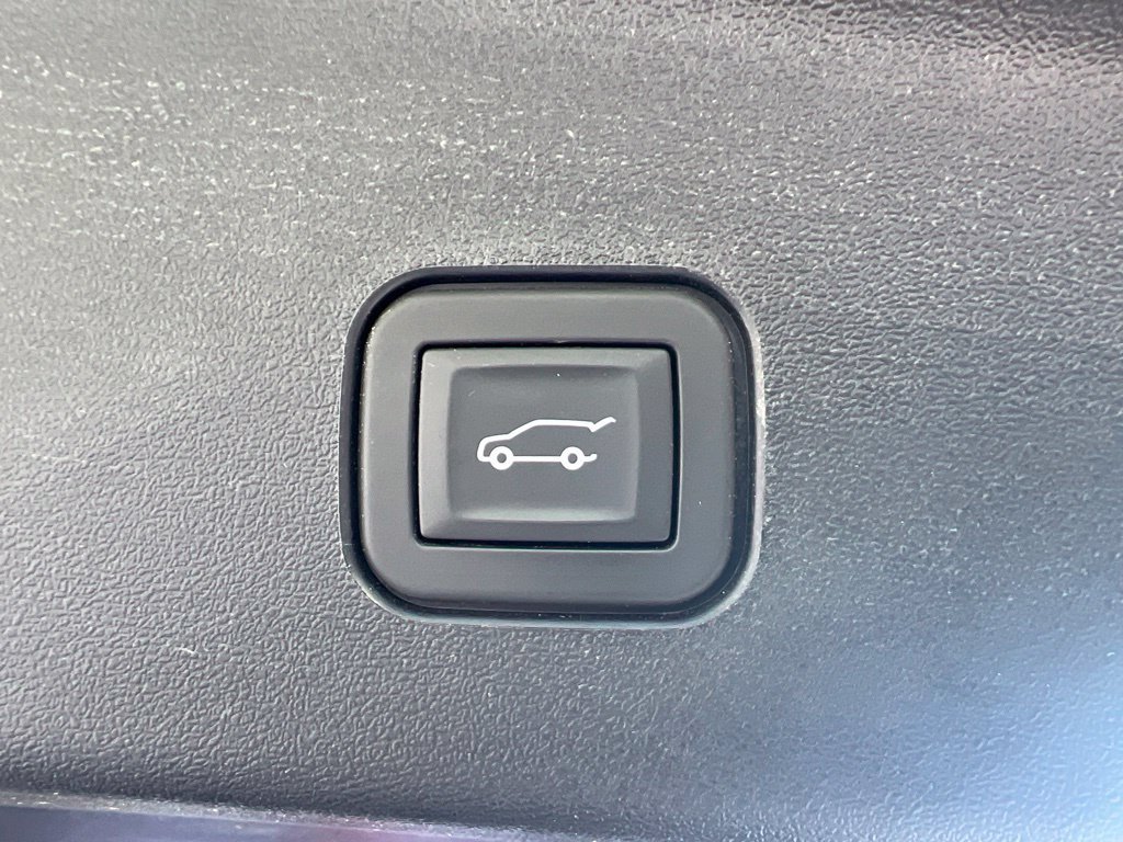 Used 2026 Cadillac Vistiq Sport w/ LPO, Floor Liner Package AWD/4WD image 15