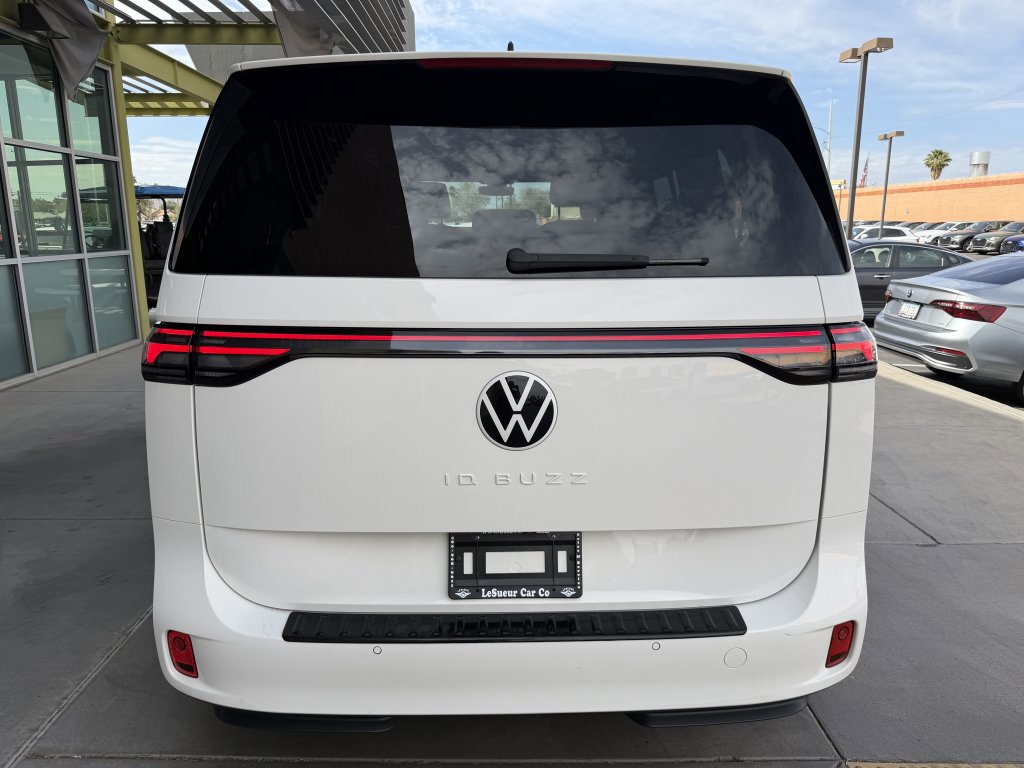 Used 2025 Volkswagen ID. Buzz Pro S RWD image 13