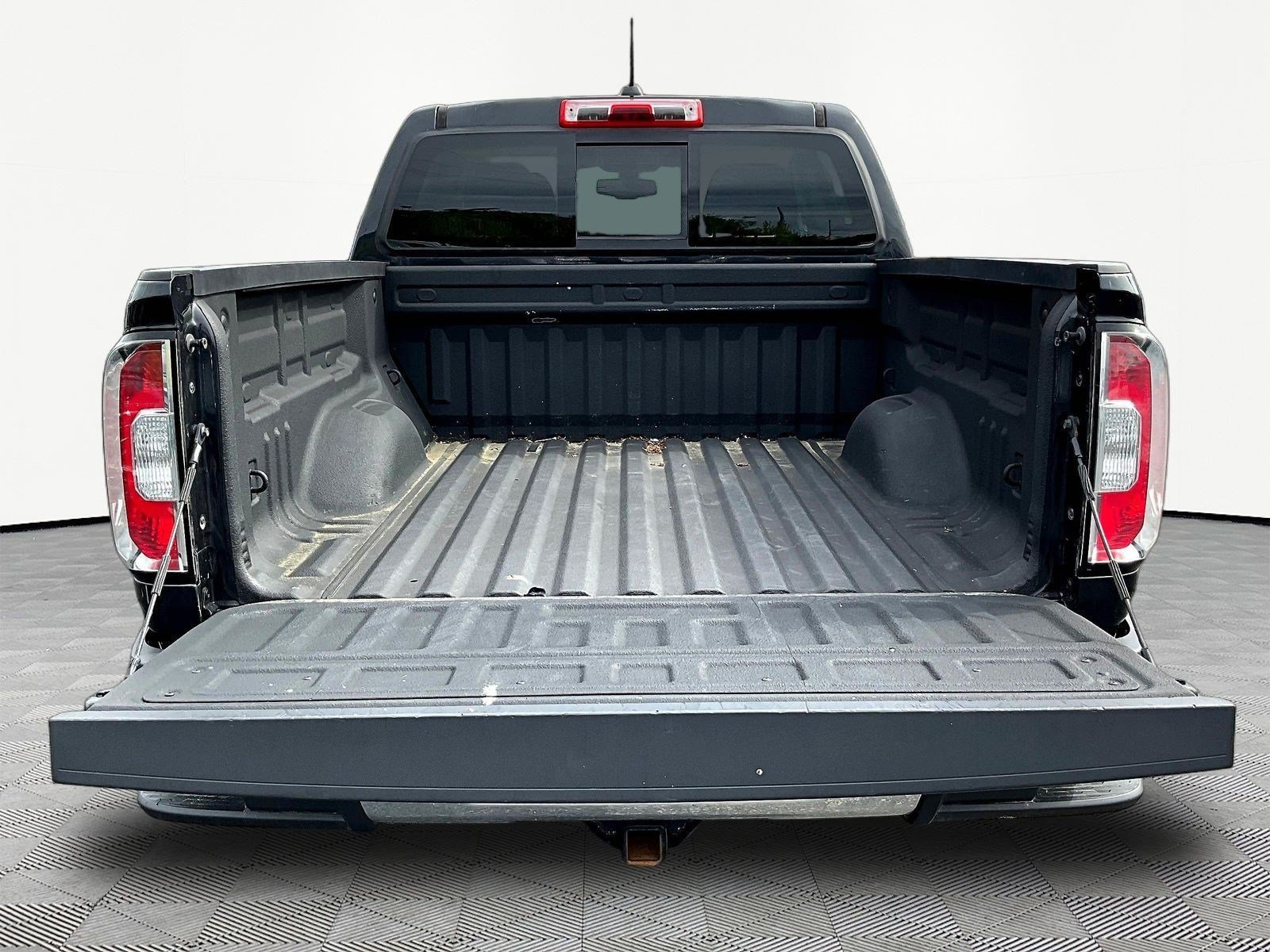 Used 2020 GMC Canyon SLE w/ Elevation Edition AWD/4WD image 7