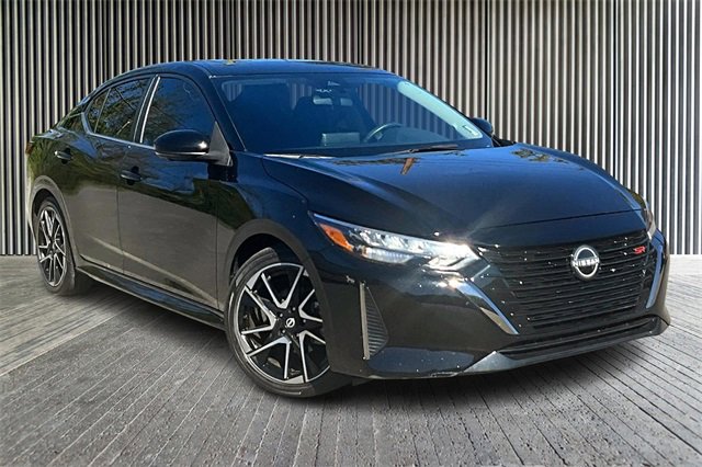 Used 2024 Nissan Sentra SR w/ SR Premium Package image 11