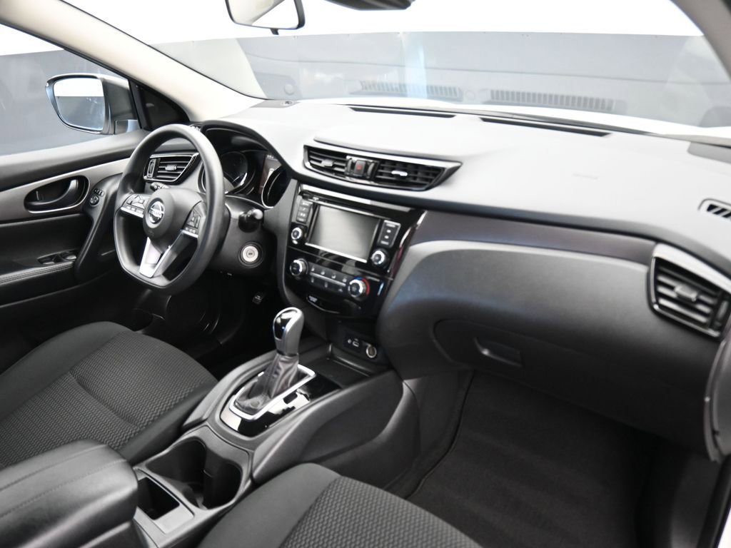 Used 2022 Nissan Rogue Sport S image 39