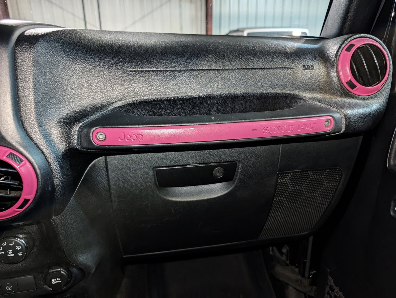 Used 2015 Jeep Wrangler Unlimited Sahara w/ Dual Top Group image 33