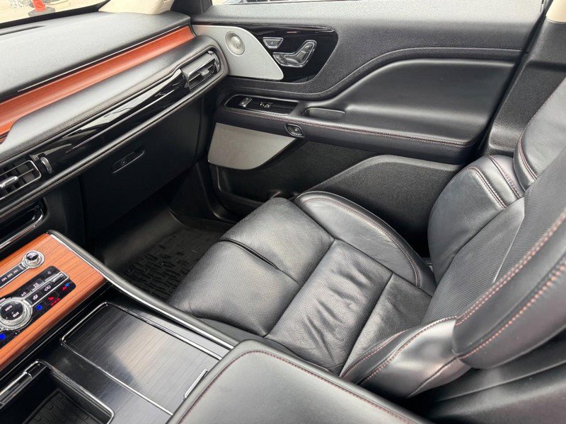 Used 2020 Lincoln Aviator Reserve w/ Equipment Group 202A image 11