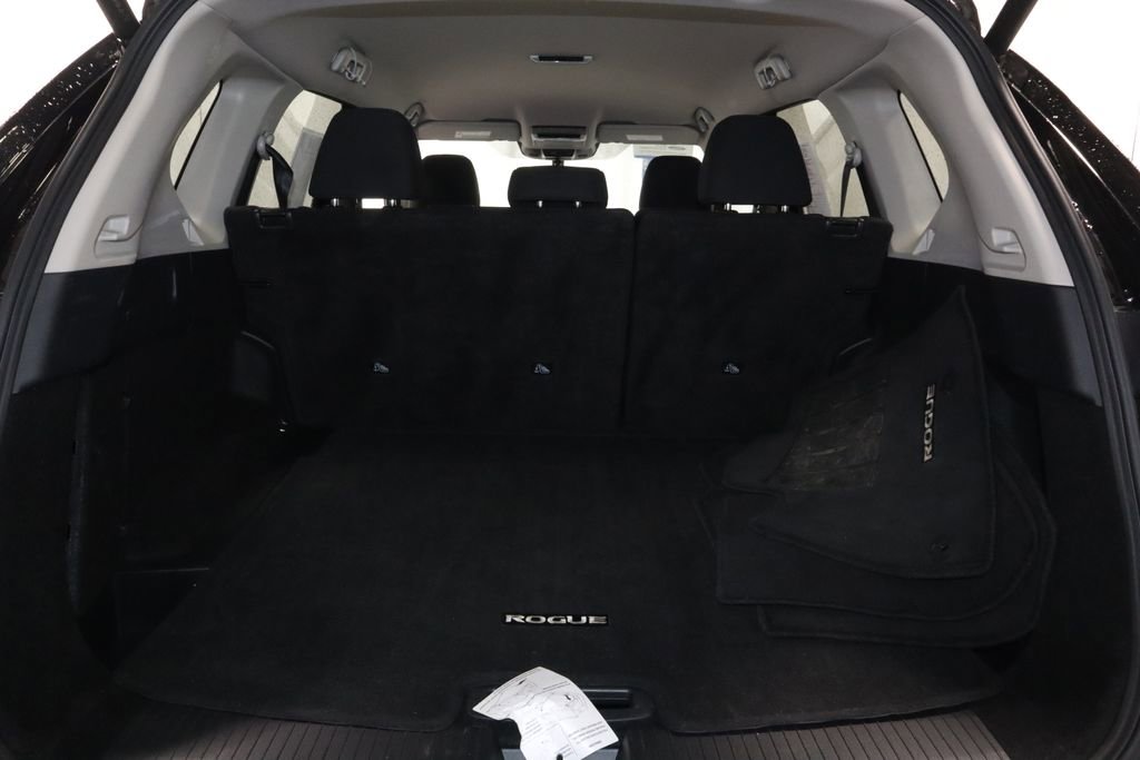 Certified 2025 Nissan Rogue SV FWD image 16
