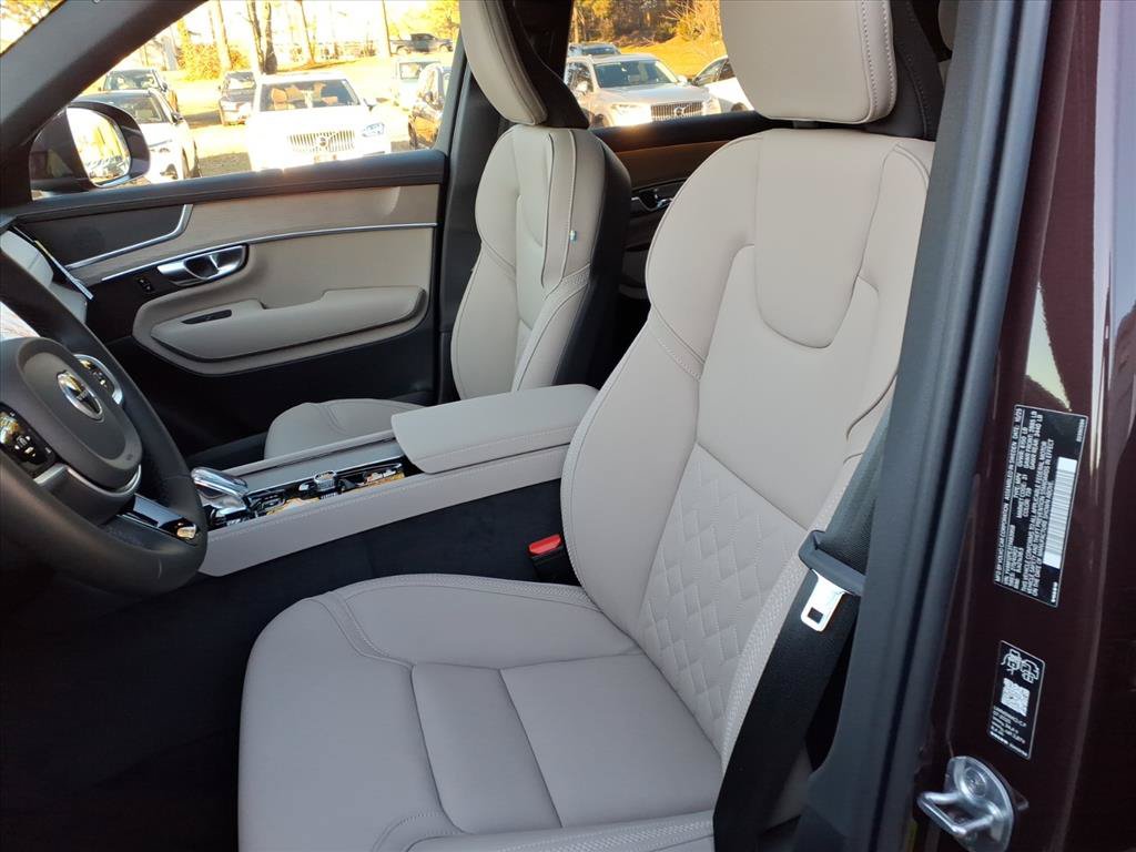 New 2026 Volvo XC90 B5 Plus w/ Protection Package AWD/4WD image 16
