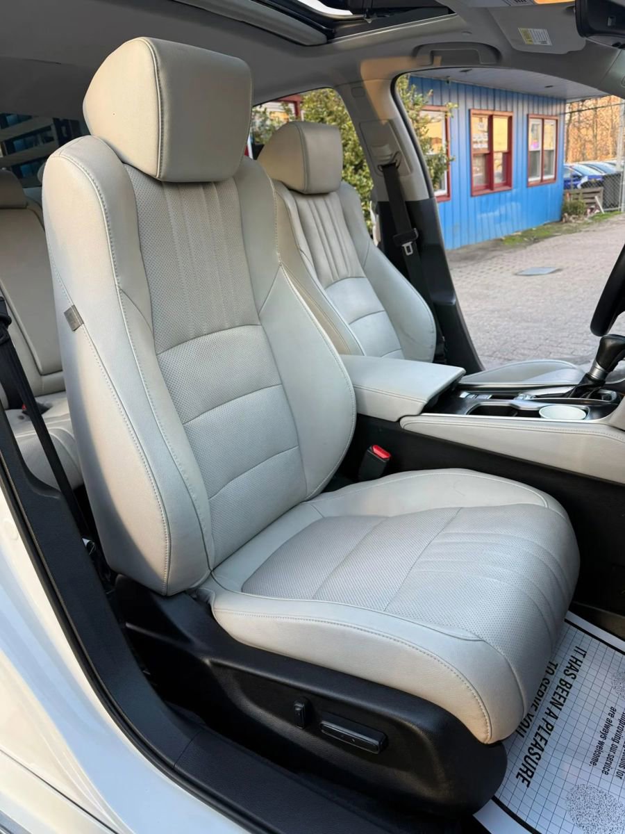 Used 2018 Honda Accord Touring image 9