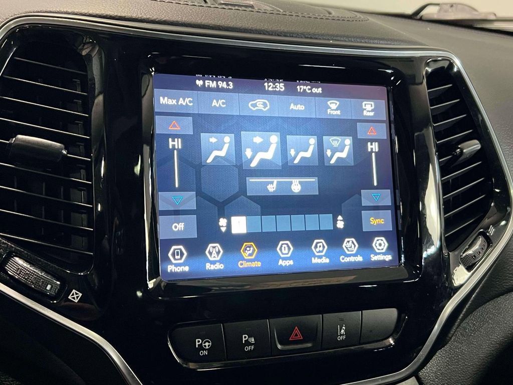 Used 2021 Jeep Cherokee Limited image 30