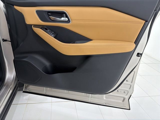 Used 2022 Nissan Rogue Platinum w/ Head-Up Display Package AWD/4WD image 18