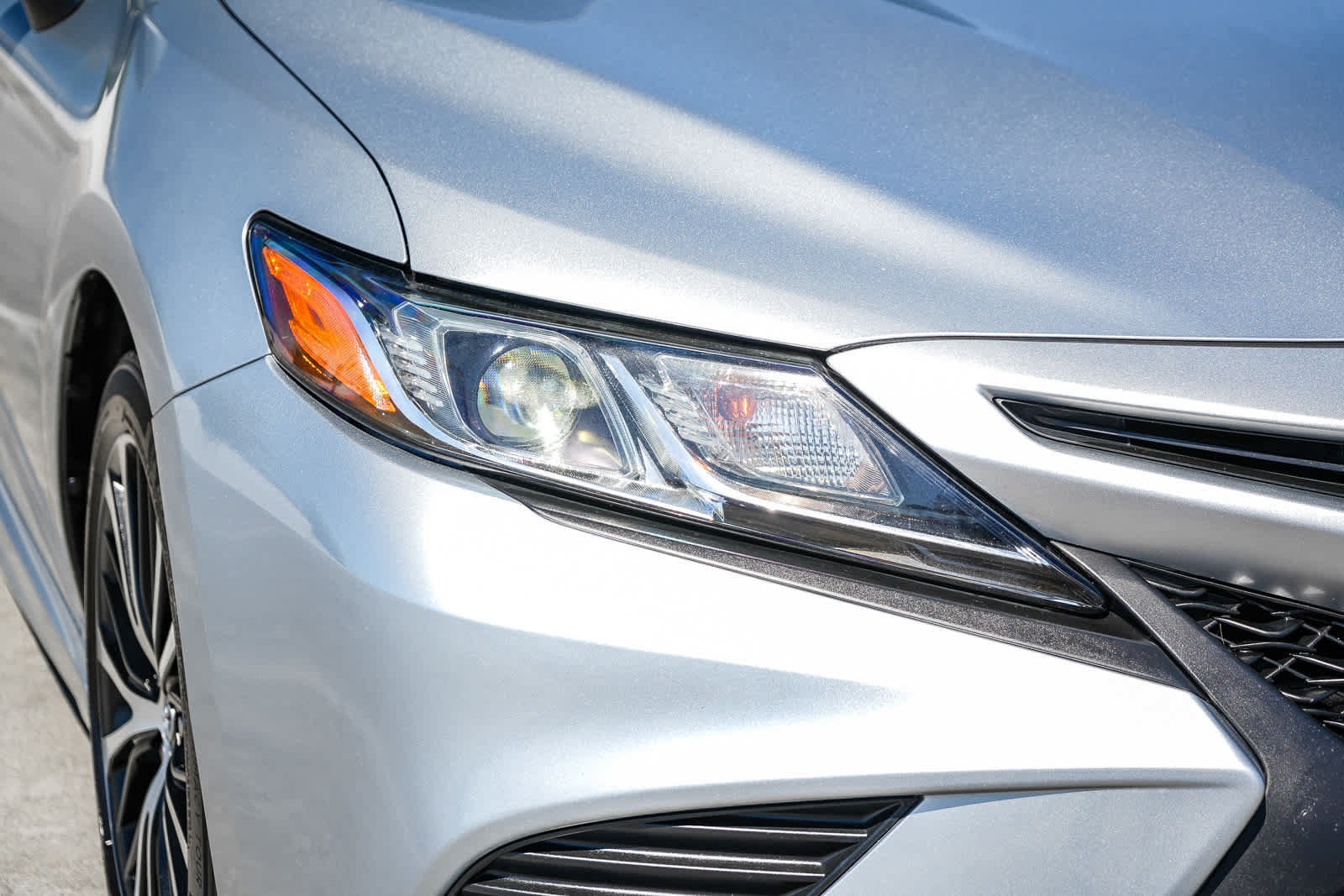 Used 2018 Toyota Camry SE FWD image 5