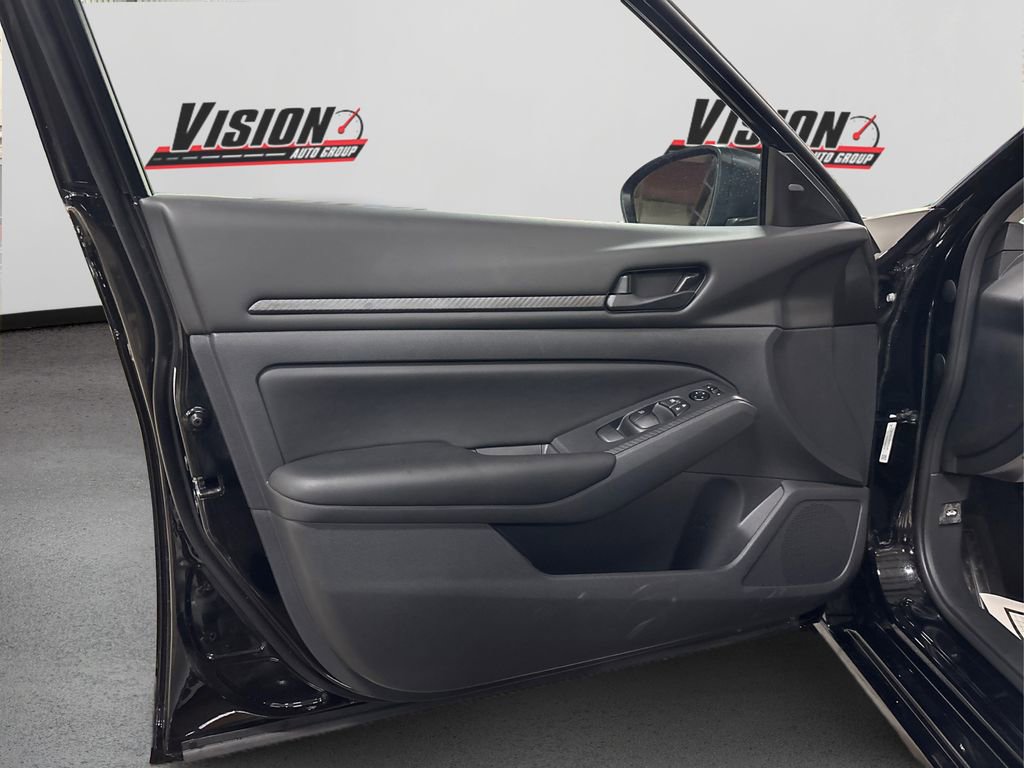 Used 2025 Nissan Altima 2.5 S image 15