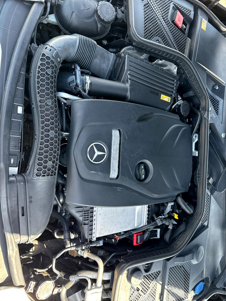 Used 2015 Mercedes-Benz C 300 4MATIC Sedan image 23