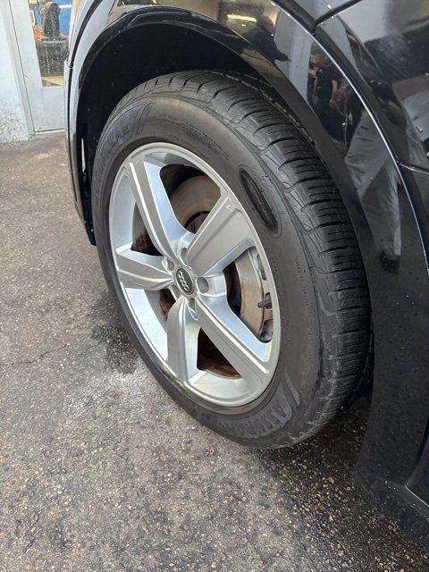 Used 2019 Audi e-tron Prestige w/ Prestige Package image 6