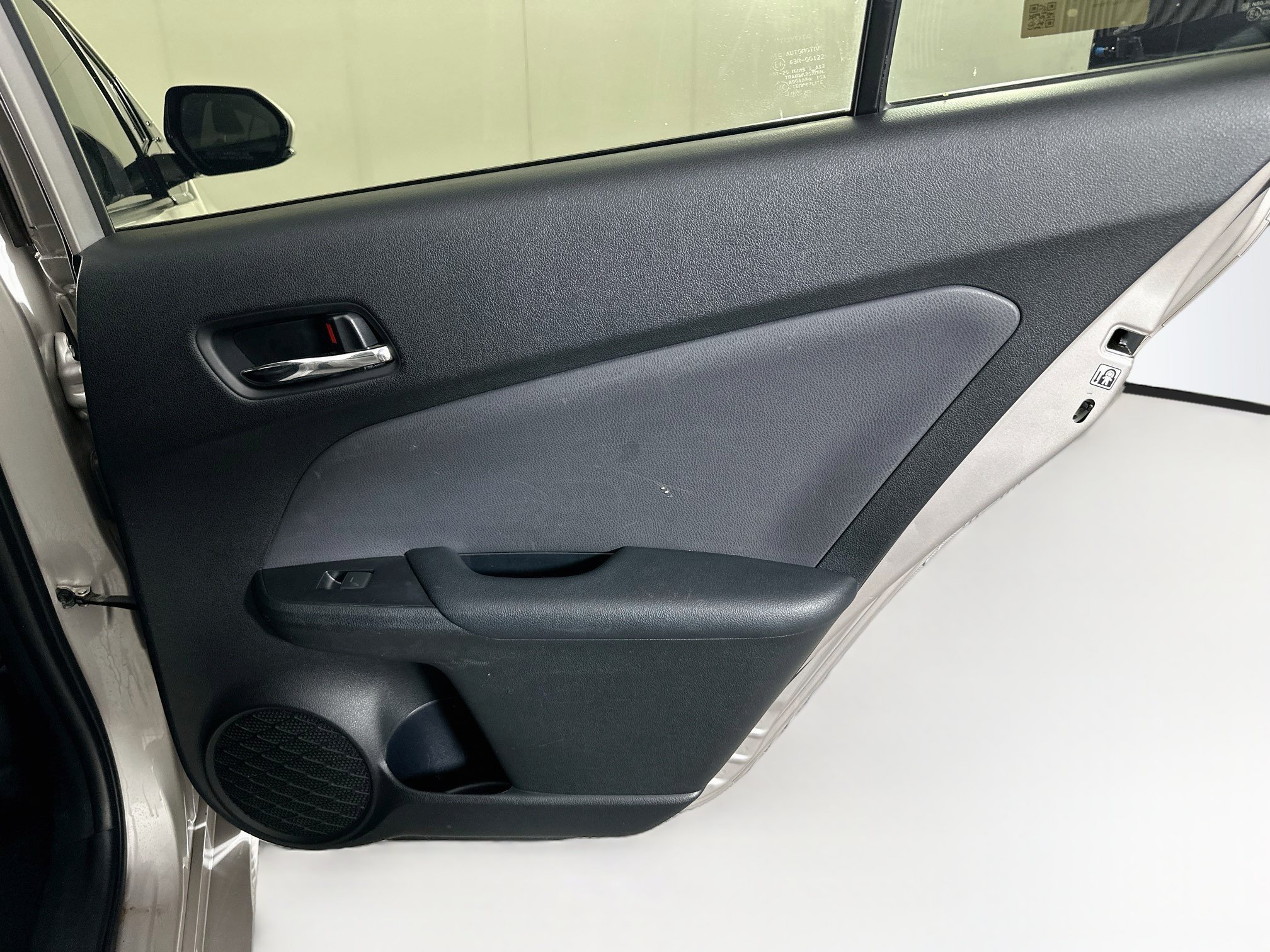 Used 2020 Toyota Prius Prime Limited w/ Carpet Mat Package FWD image 29
