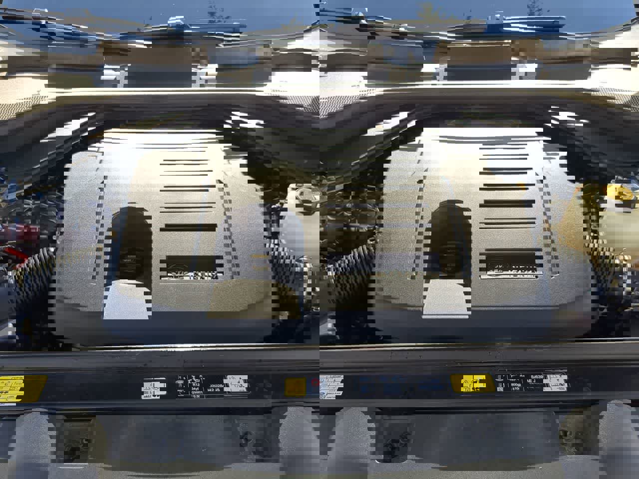 Used 2025 Land Rover Range Rover Sport SE image 15