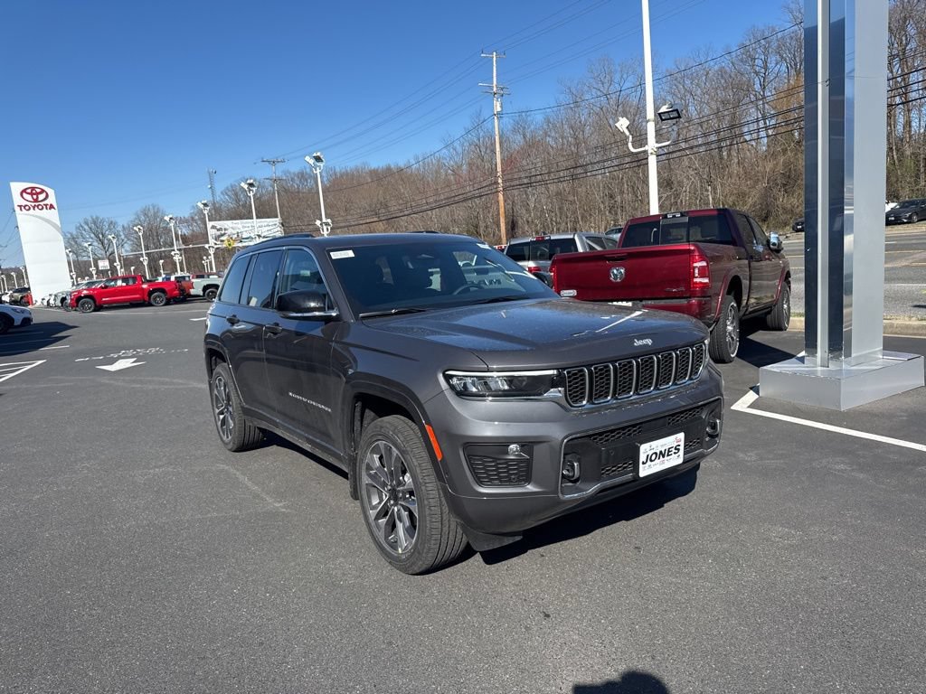 New 2025 Jeep Grand Cherokee Overland w/ MOPAR Finishing Package AWD/4WD image 2