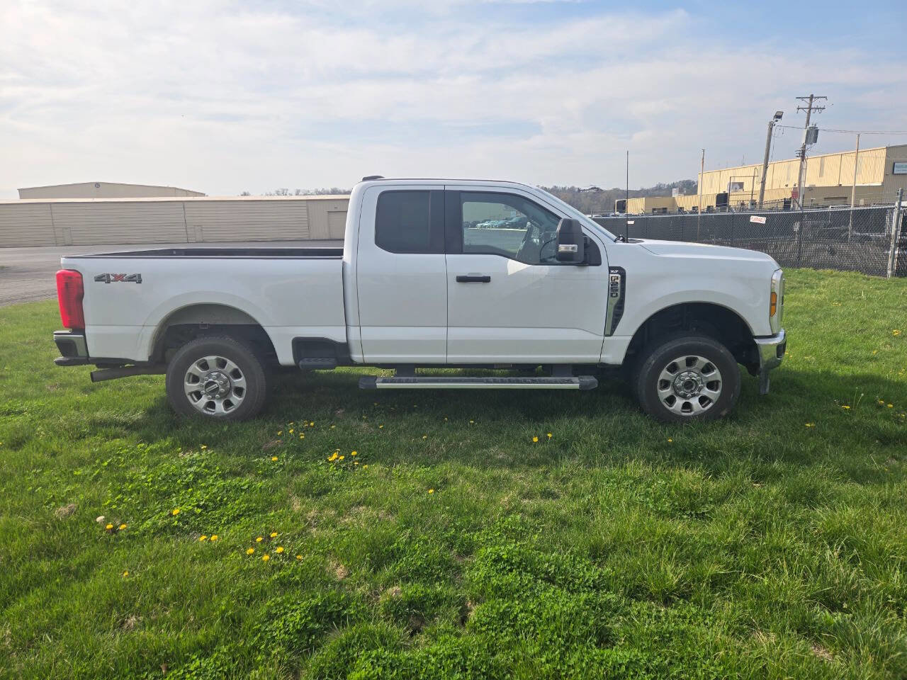 Used 2024 Ford F250 XLT AWD/4WD image 5