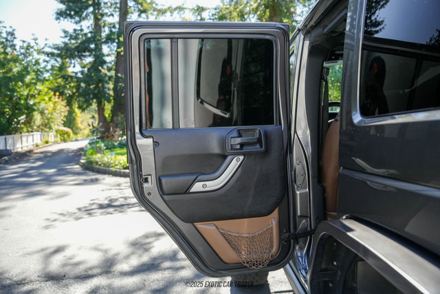 Used 2016 Jeep Wrangler Unlimited Rubicon w/ Connectivity Group image 23