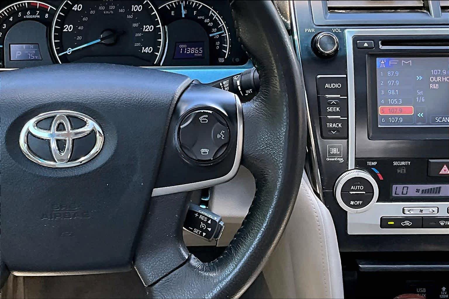 Used 2012 Toyota Camry XLE w/ Leather Pkg FWD image 25