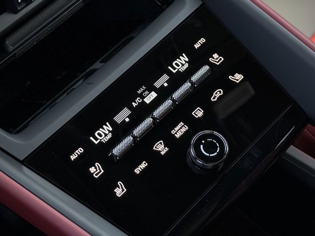 Certified 2025 Porsche Macan Electric image 30