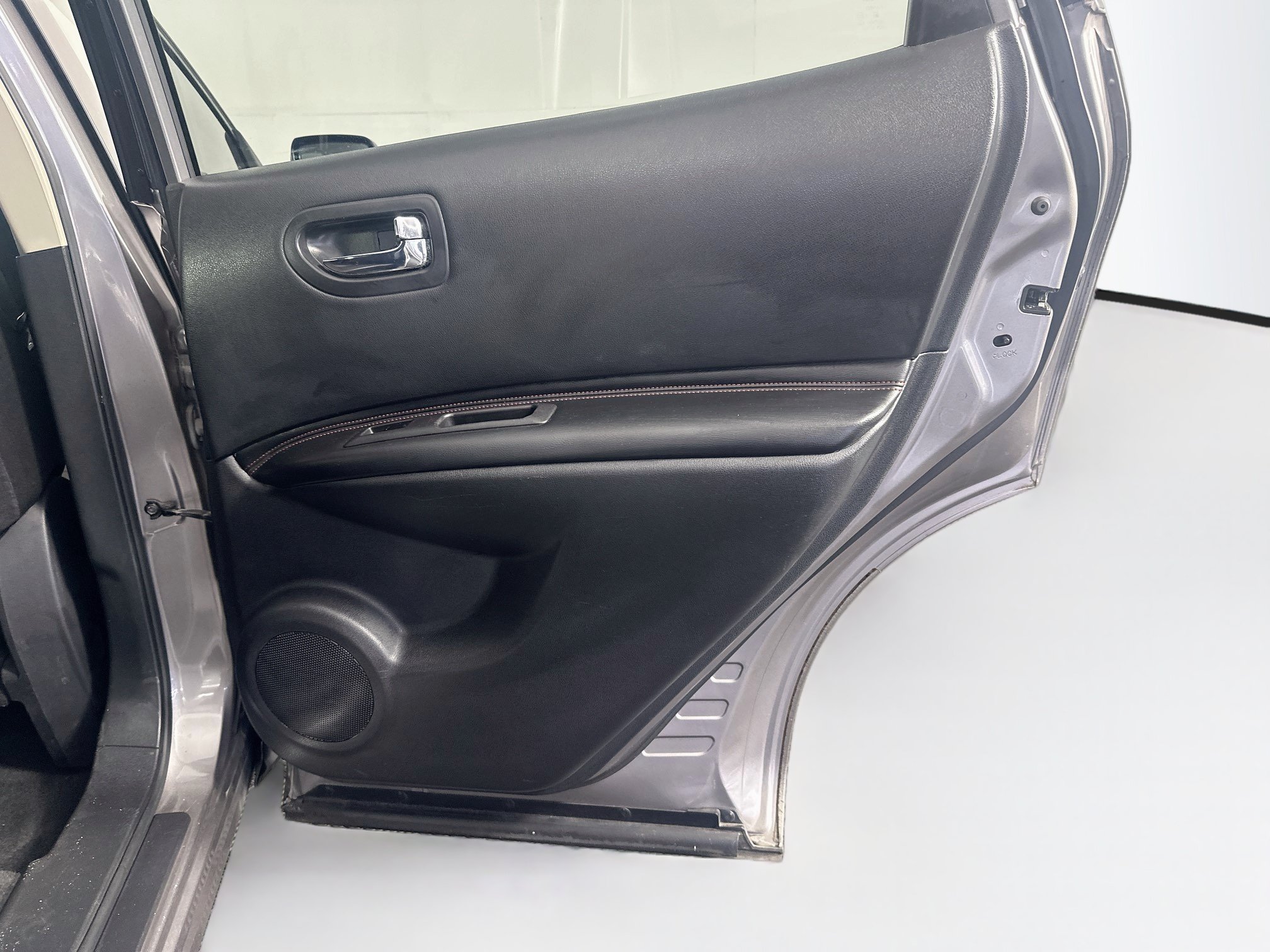 Used 2013 Nissan Rogue SL FWD image 29