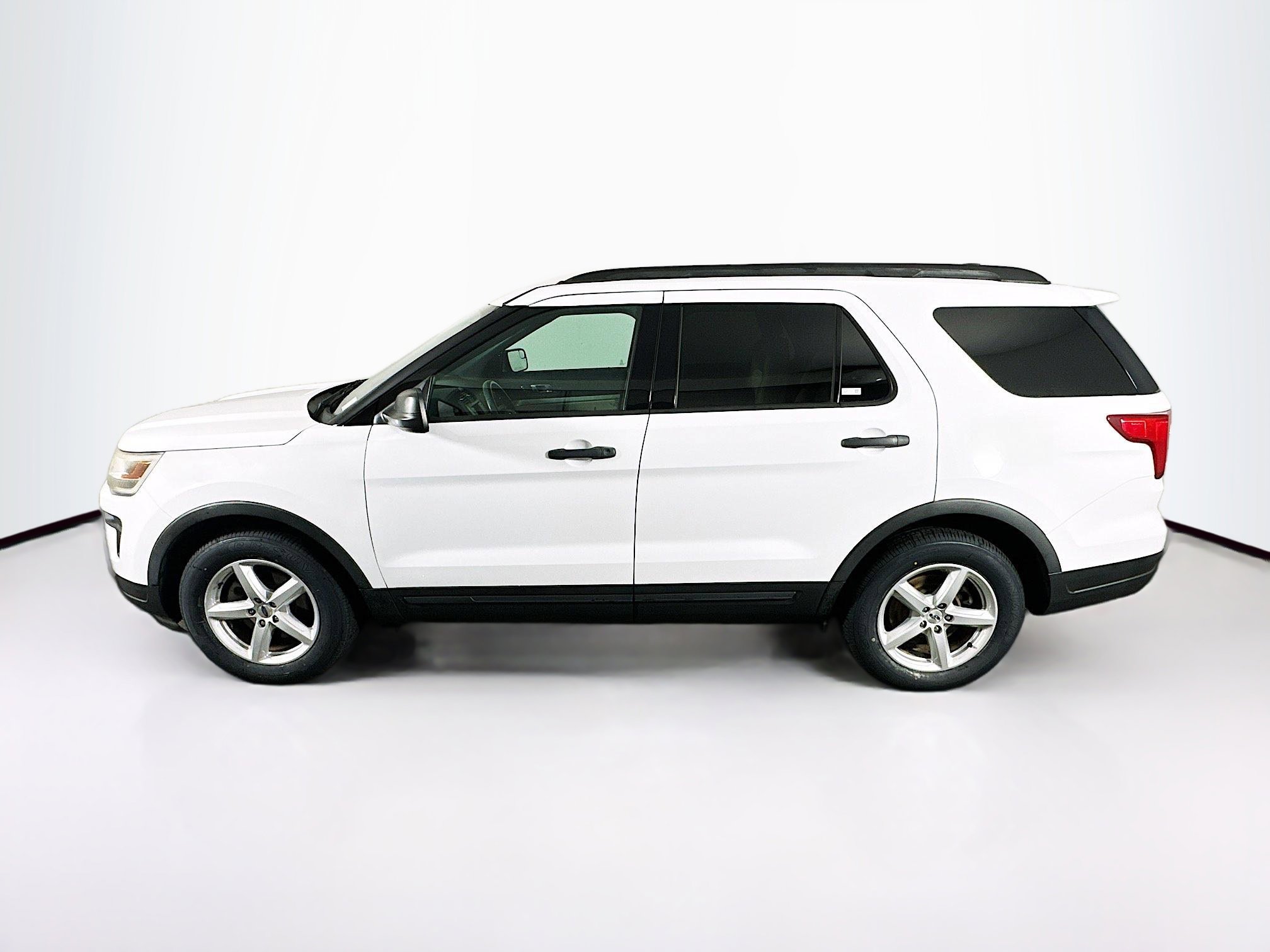 Used 2018 Ford Explorer FWD image 4