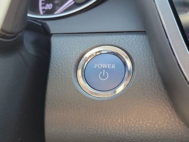 Used 2021 Toyota Camry XLE w/ Navigation Upgrade Package image 35