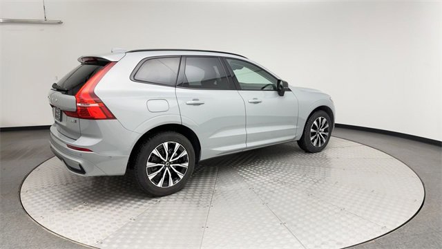 Used 2025 Volvo XC60 B5 Plus image 2