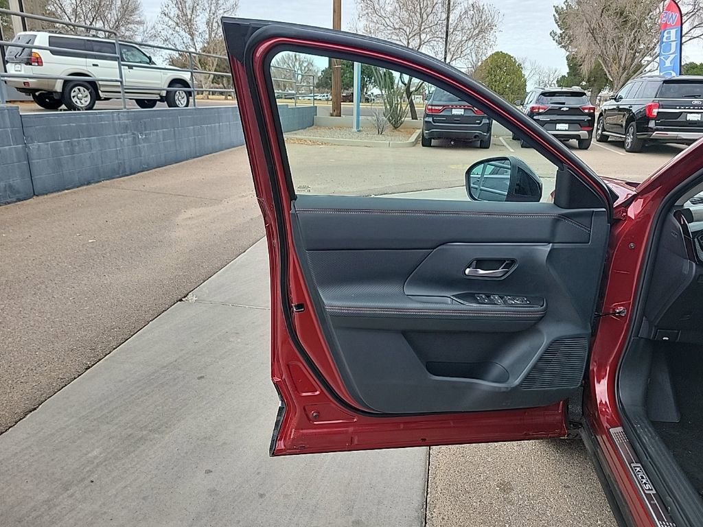 New 2026 Nissan Kicks SR w/ SR Premium Package image 11