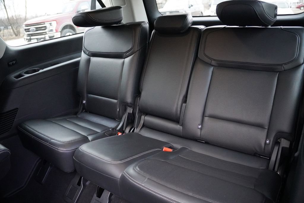 Certified 2025 Ford Expedition Max Platinum image 19