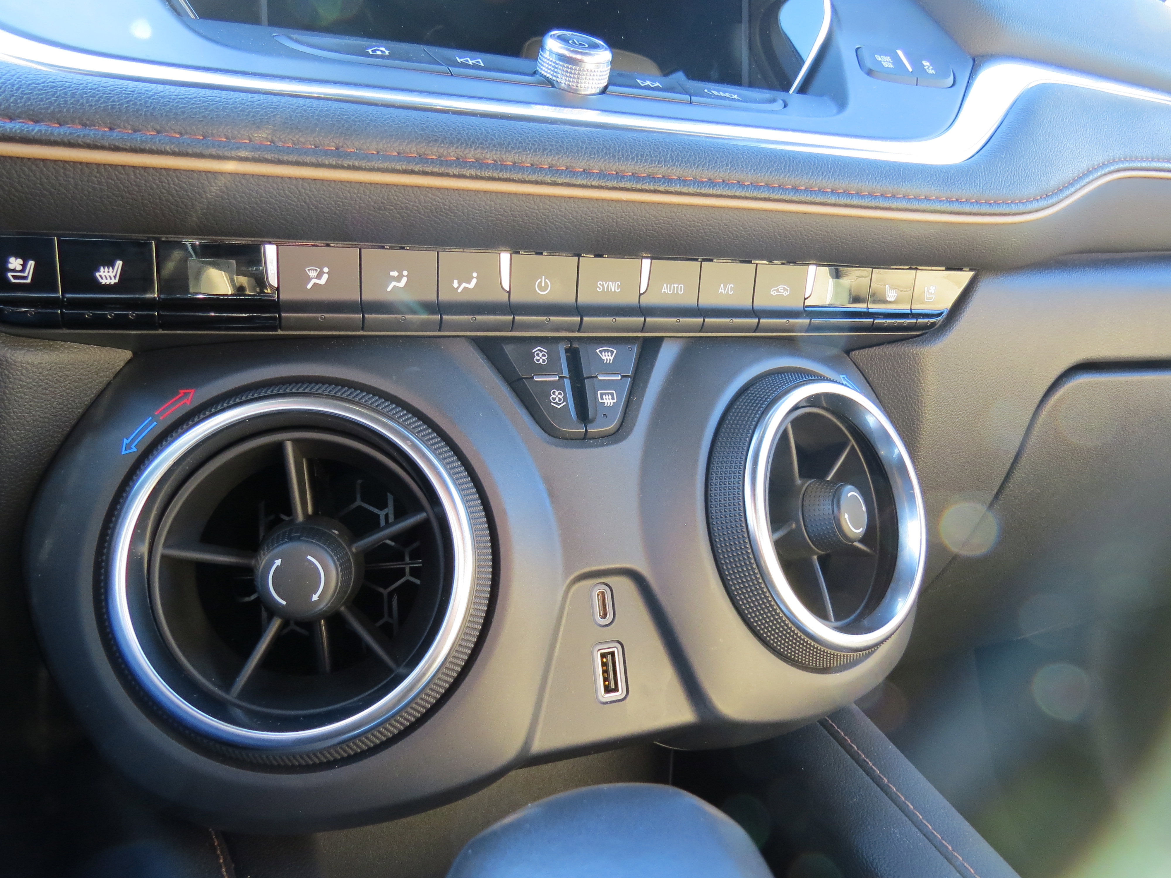 Used 2022 Chevrolet Blazer Premier w/ Enhanced Convenience Package FWD image 21