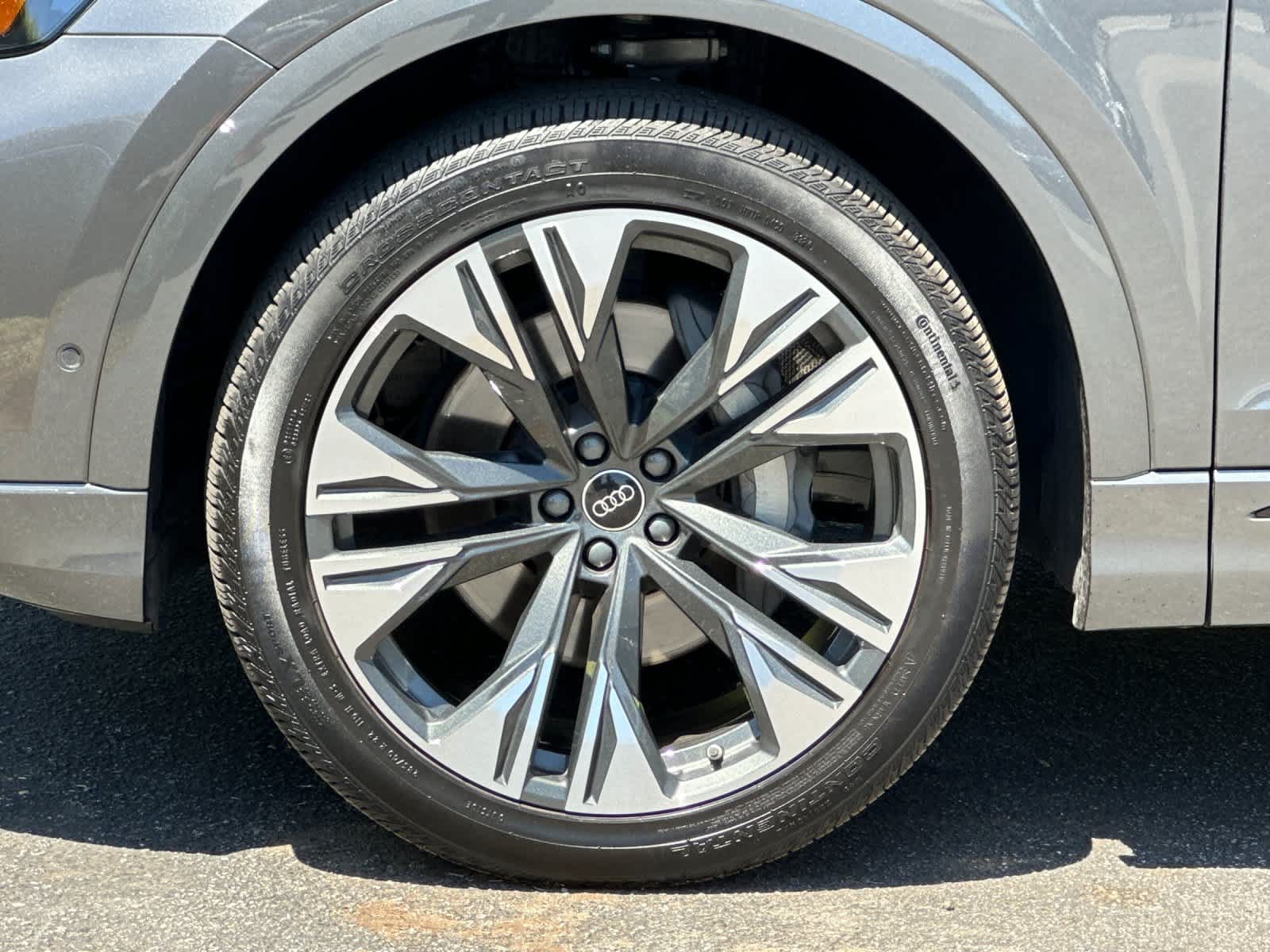 Used 2025 Audi Q8 Premium w/ Black Optic Package AWD/4WD image 31