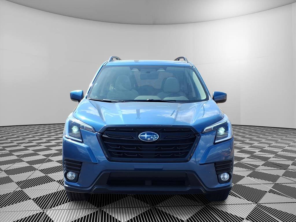 Used 2023 Subaru Forester Premium AWD/4WD image 3