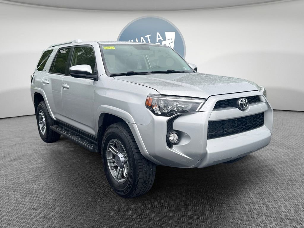 Used 2018 Toyota 4Runner SR5 AWD/4WD image 1
