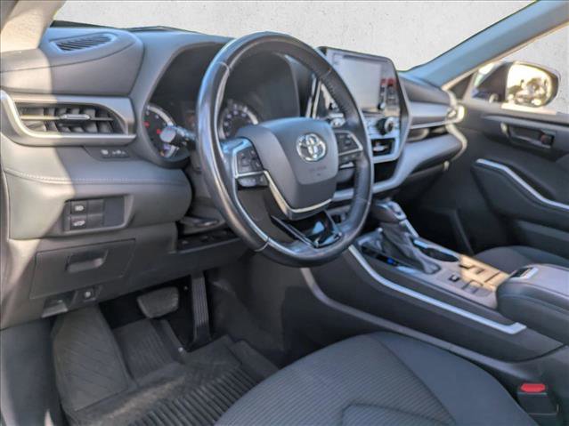 Certified 2021 Toyota Highlander LE image 10