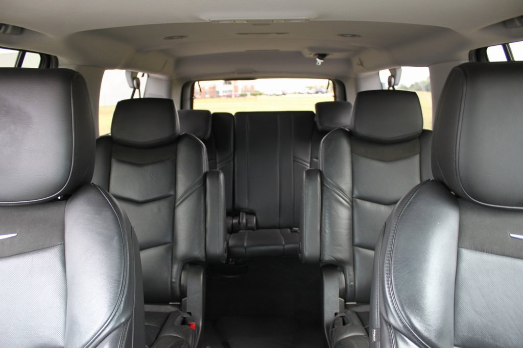 Used 2017 Cadillac Escalade ESV Luxury image 19