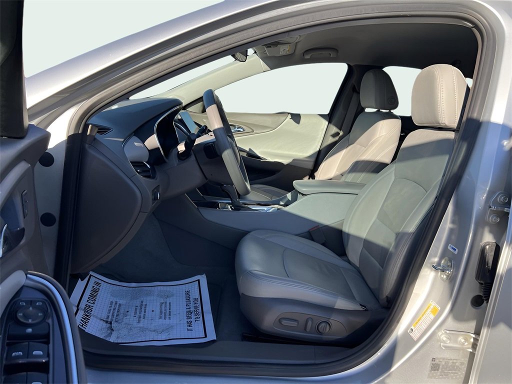 Used 2020 Chevrolet Malibu LT image 8