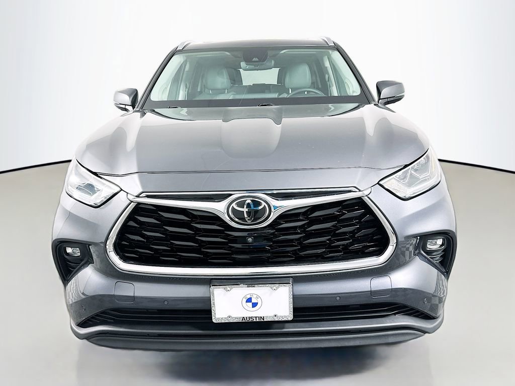 Used 2021 Toyota Highlander Limited image 2