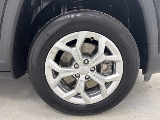 Used 2024 Jeep Compass Latitude AWD/4WD image 27