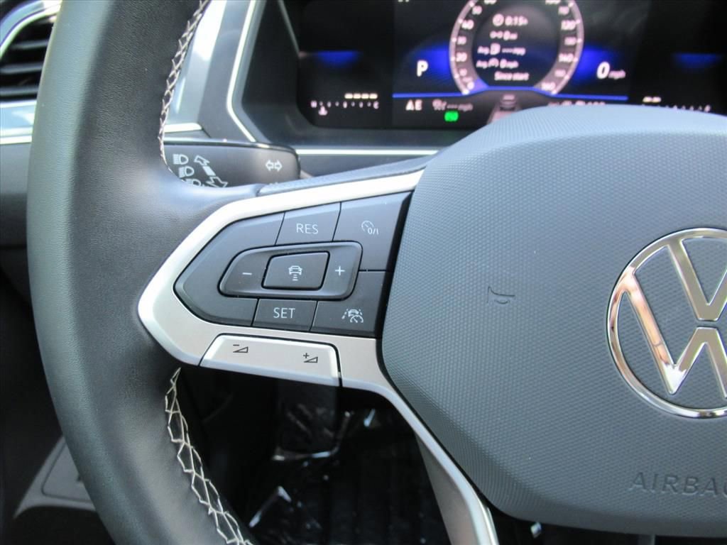 Used 2024 Volkswagen Tiguan SE FWD image 21