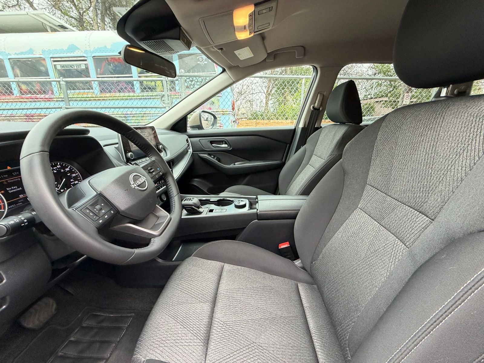Used 2025 Nissan Rogue SV AWD/4WD image 28